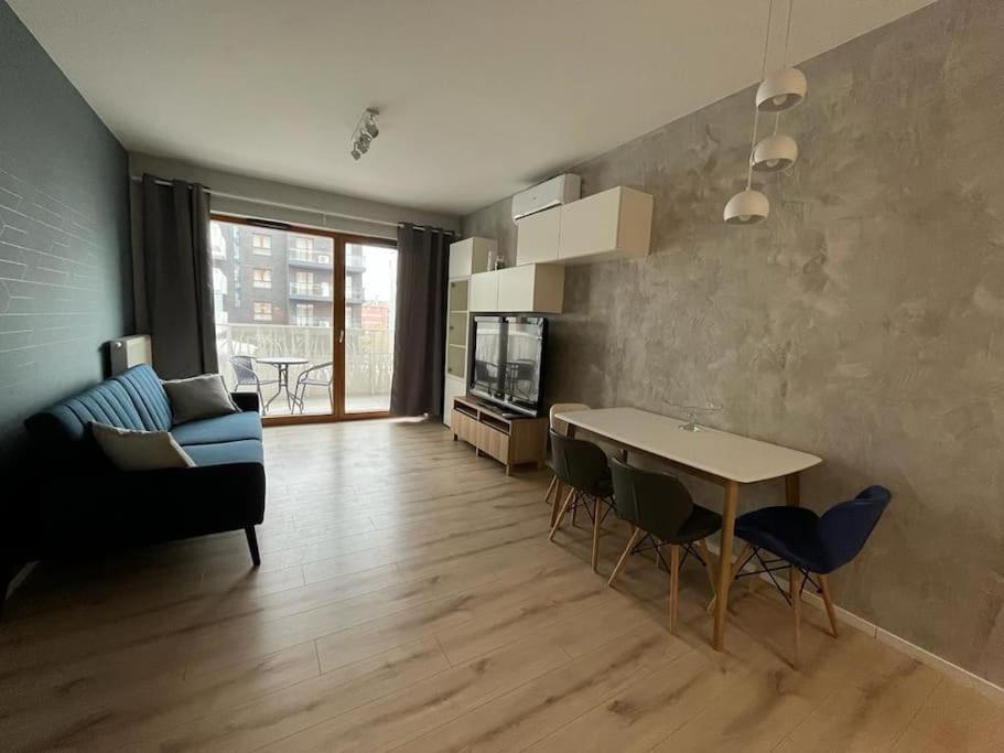Luksusowy Apartament Z Parkingiem I Klimatyzacja W Samym Centrum Wroclawia Luaran gambar
