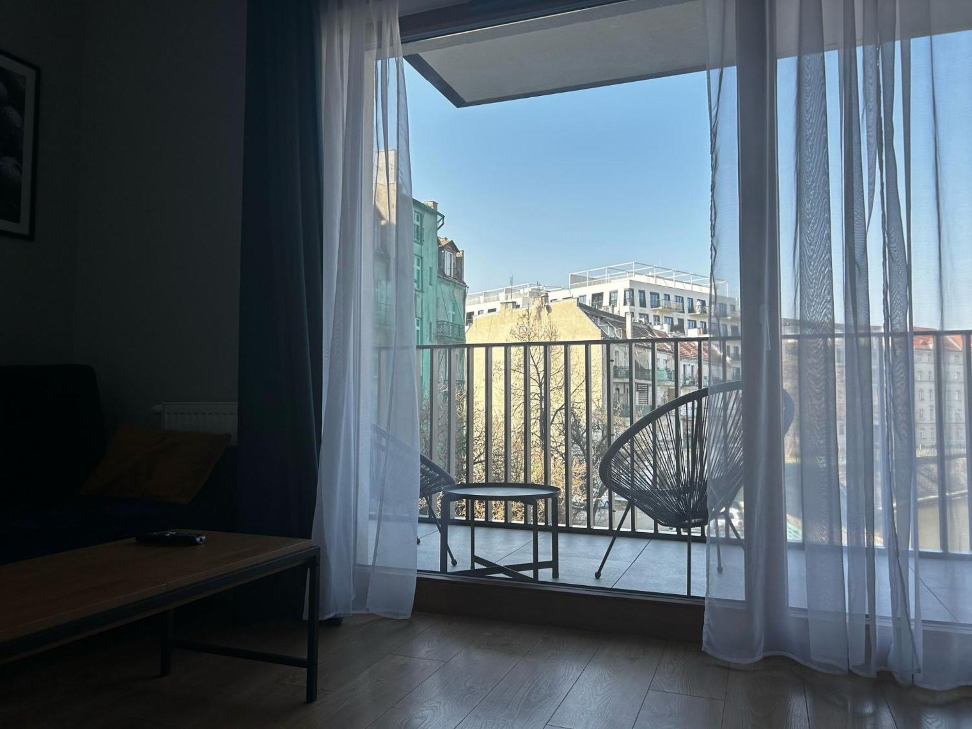 Luksusowy Apartament Z Parkingiem I Klimatyzacja W Samym Centrum Wroclawia Luaran gambar